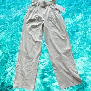 NWT Lululemon Daydrift High-Rise
Trouser XXS